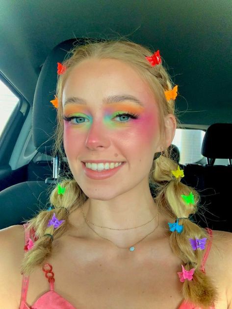 Rave Makeup Colorful, Outfits For Pride Festival, Lgbtq Pride Parade, Festival Colorful Outfit, Cute Pride Hairstyles, Hair For Pride, Rainbow Make Up Look, Cute Pride Parade Outfits, Pastel Kidcore Makeup