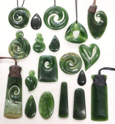 New Zealand Greenstone, Maori Greenstone Necklaces, Greenstone New Zealand, New Zealand Clothes, Rock Carving Ideas, Greenstone Jewellery, Pounamu Necklace, Maori Necklace, Maori Jewelry