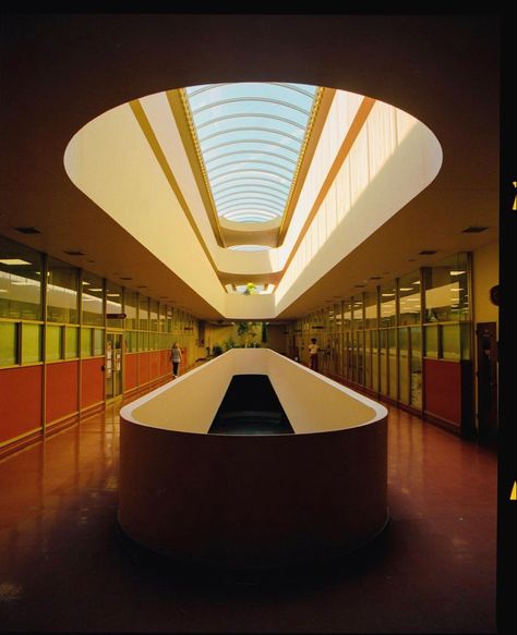 One Point Perspective Room, Marin County Civic Center, 50s Interior, 70s Interior, Brutalism Architecture, Retro Interior Design, One Point Perspective, Perspective Photography, Liminal Space