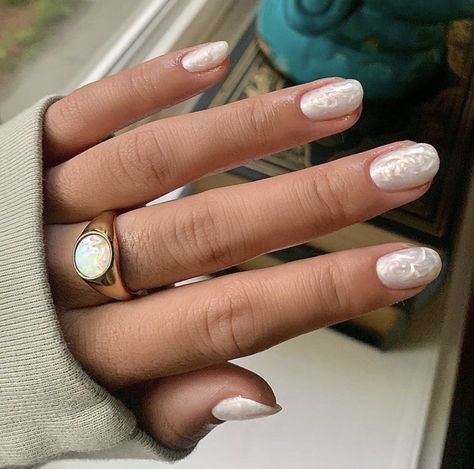 Nail Ideas For A Wedding, Mother Of Pearl Nails, Kylie Nails, Bubble Nails, Bunny Nails, Hippie Nails, Pearl Nails, Cute Gel Nails, Soft Nails