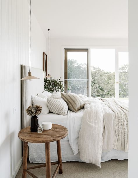 Inside An Off-Grid, Modern Country Farmhouse In Regional Victoria Neutral Tone Bedroom, Modern Bohemian Bedroom, Home Decor Ideas Bedroom, Bohemian Bedroom Design, Decor Ideas Bedroom, Cosy Bedroom, Home Decor Ideas Living Room, Nate Berkus, Cottage Bedroom