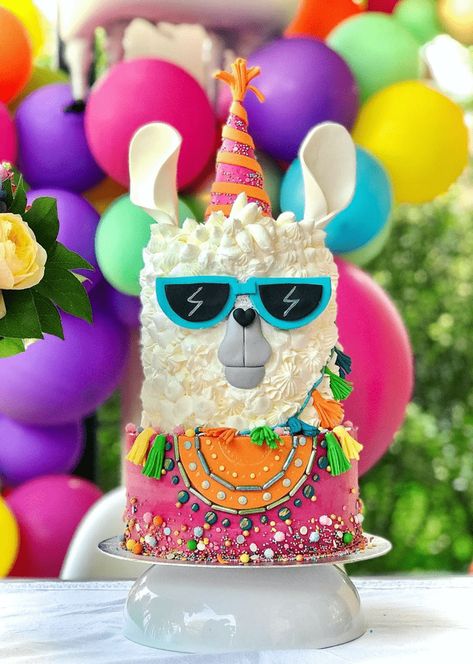 Llama Birthday Party Ideas, Llama Birthday Cake, Llama Cake, Llama Birthday Party, 2nd Birthday Party For Girl, Llama Christmas, Girls Birthday Party Themes, Llama Birthday, Cartoon Cake