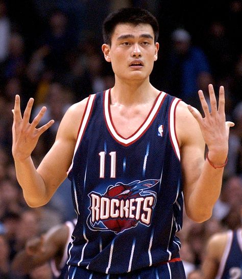 Yao Ming, Nfl Football Art, Hoop Dreams, South Park Funny, Usa Basketball, Nba Legends, Olympic Athletes, E Mc2, World Football