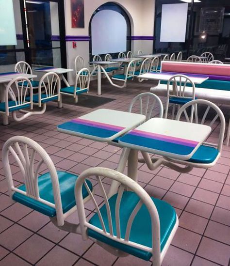 22 Photos To Help You Scratch That Nostalgic Itch Bar Restaurant Design, Architecture Restaurant, Childhood Memories 90s, Nostalgic Pictures, Design Café, Nostalgia Aesthetic, Nostalgia Core, Dreamcore Weirdcore, Weird Dreams