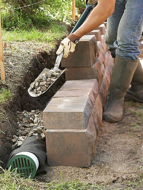 retaining wall Small Retaining Wall, Diy Retaining Wall, Backyard Retaining Walls, Sloped Backyard Landscaping, Landscape Drainage, Backyard Drainage, Building A Retaining Wall, Garden Retaining Wall, Sloped Backyard