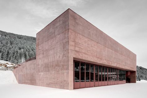 Rose Tinted Concrete Fire Station by Pedevilla Architects | Yellowtrace Pink Concrete, Concrete Houses, Concrete Facade, Concrete Architecture, Architecture Presentation Board, Building Facade, Minimalist Architecture, Facade Architecture, Fire Station