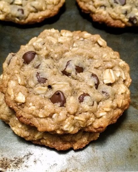 Laura Bush’s Cowboy Cookies | Homemade Recipes Valerie Bertinelli Recipes, Laura Bush Cowboy Cookies, Cowboy Cookie Recipe, Cookie Recipes Chewy, Laura Bush, Cowboy Cookies, Valerie Bertinelli, Famous Recipe, Homemade Cookies