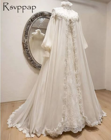 Dubai Wedding Dress, Wedding Dresses 2022, Chiffon Wedding Dresses, Bridal Wedding Gowns, Dubai Women, Muslimah Wedding Dress, Muslimah Wedding, Bride Dress Simple, Wedding Dress Silhouette