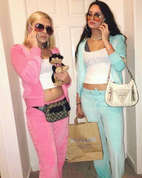 Paris And Kim Halloween Costume, Kim K And Paris Hilton Costume, Kim And Paris Costume, Paris Hilton And Kim Kardashian Halloween Costume, Blonde Brunette Duos Costumes, Kim And Paris Halloween Costume, Kim Kardashian Costume Ideas, Brunette Barbie Halloween Costume, Iconic Duos To Dress Up As