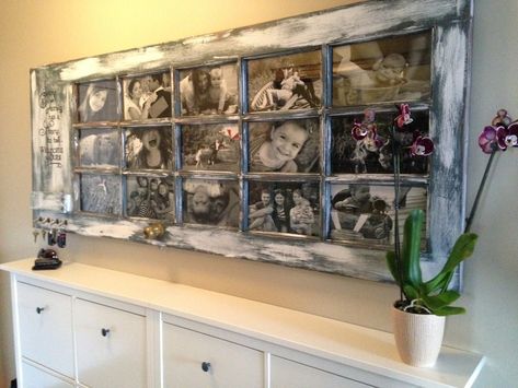 Window Picture Frame Diy, Door Picture Frame, Family Photos Wall Decor, Window Frame Decor, Window Frame Picture, Repurposed Windows, Diy Recycled Projects, Rustic Farmhouse Living Room, Old Wooden Doors