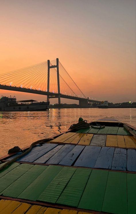 #aesthetic #vacation #kolkata #india Kolkata Ganga Ghat Aesthetic, North Kolkata Aesthetic Photography, North Kolkata Aesthetic, India Vacation Aesthetic, Aesthetic Night India, Kolkata Aesthetic Wallpaper, Bengali Aesthetic Wallpaper, Kolkata Aesthetic Video, Kolkata Night View