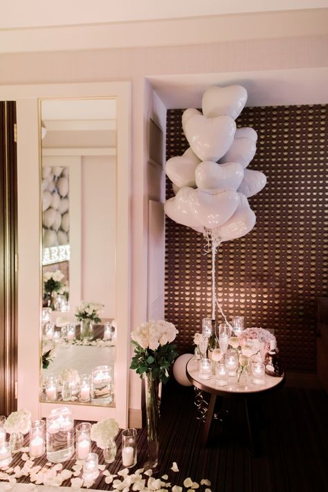 Just Married Decorations House, Wedding Day Hotel Room Decor, Proposal Set Up Ideas Hotel Room, Romantic Hotel Room Ideas For Him Birthday Surprises, All White Proposal Decor, Hotel Room Balloon Decor, Marry Me Hotel Room Decor, Proposal Ideas White Roses, Proposal Balloons Decoration