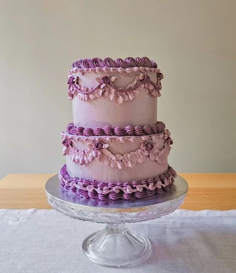 Purple vintage tiered lambeth cake Purple Lambeth Cake, Purple Vintage Cake, Purple Cake, Plum Compote, Victorian Cakes, 7th Birthday Party Ideas, Purple Vibe, Purple Cakes, Lemon Curd