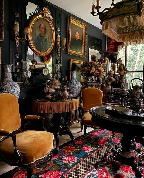 Victorian Interiors, Victorian Room, Victorian Living Room, Moody Decor, Victorian Home Interior, Victorian Home Decor, Maximalist Interior, Dark Home Decor, Dark Home