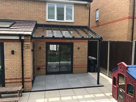 Verandas Ideas Outdoor, Patio Roof Extension Ideas, Glass Veranda, Iron Pergola, Pergola Outdoor Living, Glass Porch, Canopy Roof, Garden Room Extensions, Covered Patio Design