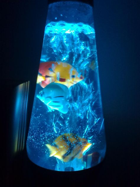 lava lamp Fish Lava Lamp, Frutiger Aero Bathroom, Frutiger Aqua, Underwater Bathroom, Aero Aesthetic, Spring Room, Fish Bathroom, Aqua Bathroom, Handmade House