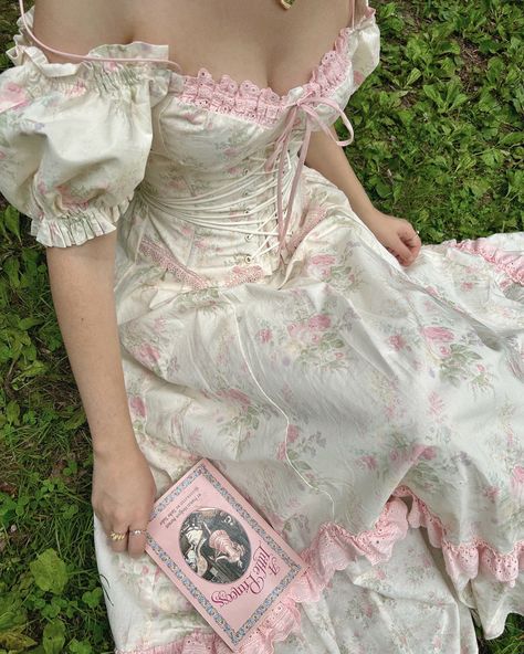 central park fairytale 🎀🧚🏼‍♀️🩰🌿🌸 @lacemadeofficial #cottagecore #cottagecoreaesthetic #princesscore #cottagecorefashion #fairycore cottagecore dress, central park photo ideas, shabby chic print, fairy aesthetic, princess dress, pink pastel aesthetic, nyc influencer content creator Pastel, Central Park Photo Ideas, Park Photo Ideas, Aesthetic Princess Dress, Nyc Influencer, Cottage Core Clothes, Princess Dress Pink, Aesthetic Princess, Fairycore Dress