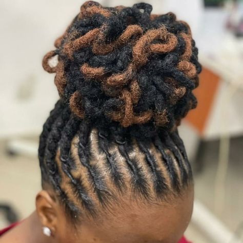 Dready Locks Styles, Dreadlocks Styling For Women, Simple Dreadlock Styles For Women, Protective Dreadlock Styles, Simple Retwist Styles, How To Style Artificial Dreadlocks, Artificial Dreadlocks Hairstyles Black, Artificial Locs Hairstyles, Temporary Dreadlocks Black Women