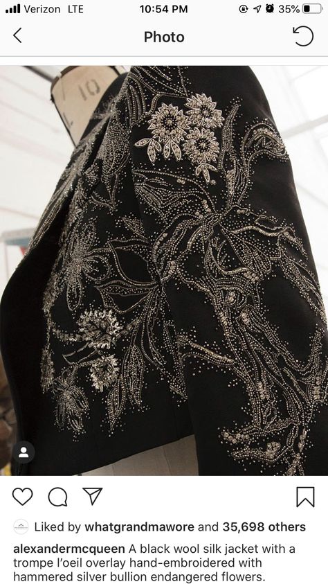 Dark Fashion Photography, Saudi Abaya, Men Embroidery, Tambour Beading, Flower Sketch, Embroidery Fashion Detail, Zardozi Embroidery, Zari Embroidery, Alexander Mcqueen Fashion