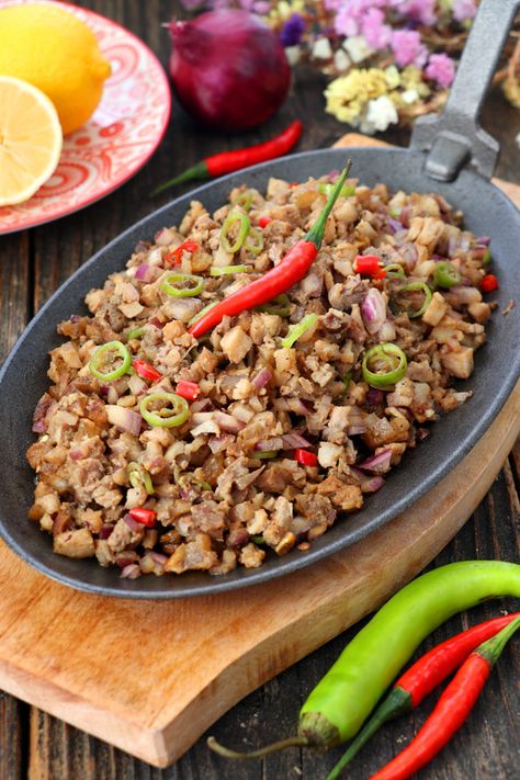 Essen, Tuna Sisig Recipe, Pork Sisig Recipe, Tuna Sisig, Sisig Recipe, Recipes Using Pork, Pork Sisig, Foxy Folksy, Pork Belly Slices