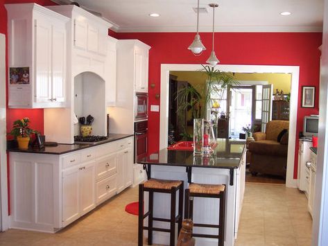 One HGTV fan combined three rooms in her 95-year-old cottage to create this bold red kitchen. Red Kitchen Walls, Best Kitchen Colors, Red And White Kitchen, Interior Dapur, Kitchen Theme, Red Kitchen Decor, Kitchen Design Color, Minimalist Kitchen Design, Kitchen Wall Colors