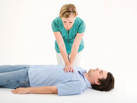 7 Essential Steps of CPR Everyone Should Know | Reader's Digest Cpr Instructor, How To Perform Cpr, Manual Handling, First Aid Tips, Basic First Aid, Cpr Training, First Aid Course, First Response, Emergency Medical Services