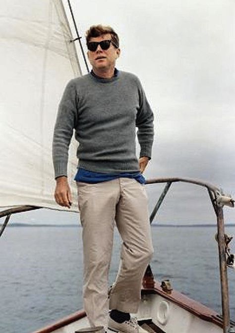 For true Kennedy style, stand on the bow of a grand yacht in the waters off of New England. Style College, Jfk Jr, John Fitzgerald, Ivy League Style, Ivy Style, Estilo Preppy, Jackie O, Individual Style, Style Icon