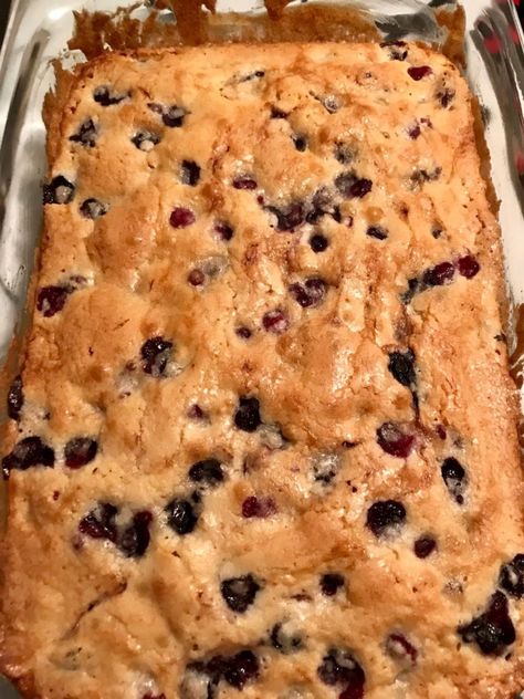 White Blueberry Cake, Blueberry Cake With Frozen Blueberries, Breakfast Blueberry Cake, Easy Blueberry Cake Recipes, Blueberry Cake With Brown Sugar Sauce, Blueberry Snack Cake, Best Blueberry Cake Recipe, Polish Blueberry Cake, Food With Blueberries