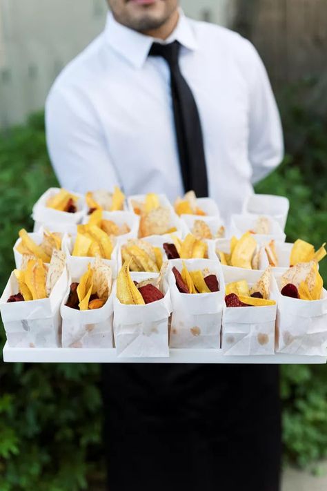 Beet chip appetizers  Photo: @dennisroycoronel Outdoor Wedding Foods, Wedding Reception Snacks, Wedding Cocktail Hour Food, Backyard Wedding Food, Bbq Wedding Reception, Backyard Bbq Wedding, Elegant Backyard Wedding, Wedding Snacks, Backyard Wedding Ceremony