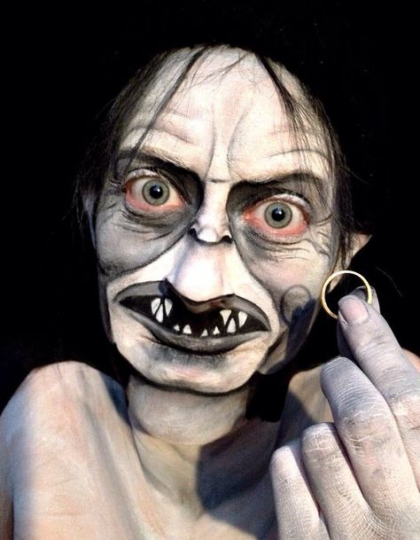 Gollum Face Paint - Imgur Maquillage Halloween Simple, Holloween Makeup, Inspo Makeup, Cosplay Inspo, Cool Halloween Makeup, Horror Makeup, Halloween Makeup Inspiration, Amazing Makeup, Scary Makeup