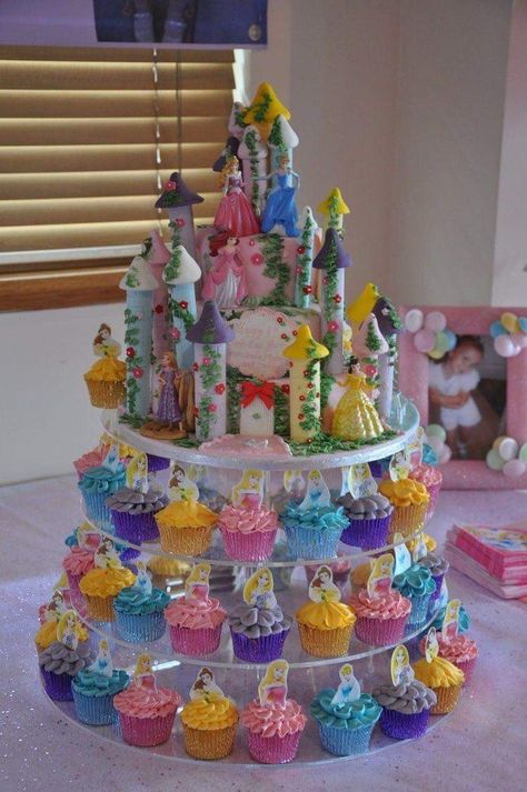 Princess Cakes Ideas Girl Birthday, Birthday Cakes Disney, Princess Birthday Cakes, Cakes Princess, Cakes Disney, Princess Party Cake, Disney Princess Birthday Cakes, Bolo Rapunzel, Castle Birthday Cakes