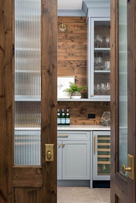 Inspiration: the mysteriously seductive reeded glass – liznylon designs Pantry Interior, Kitchen Pantry Doors, Beautiful Pantry, Dining Room Renovation, Glass Pantry Door, Glass Pantry, Pantry Cabinets, Home Bunch, Pantry Doors