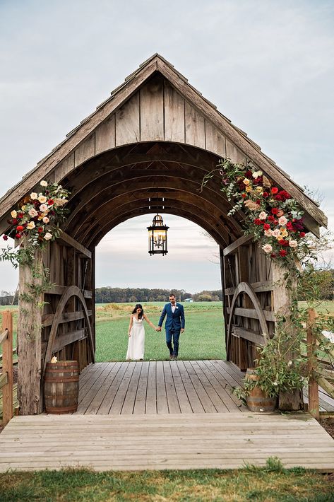 Outdoor Covered Wedding Ceremony, Wedding Venue Landscaping Ideas, Outdoor Chapel Ideas, Wedding Venue Landscaping, Ampitheater Wedding, Barns For Weddings, Personal Backyard Chapel, Pond Wedding Ceremony, Horse Pasture Wedding