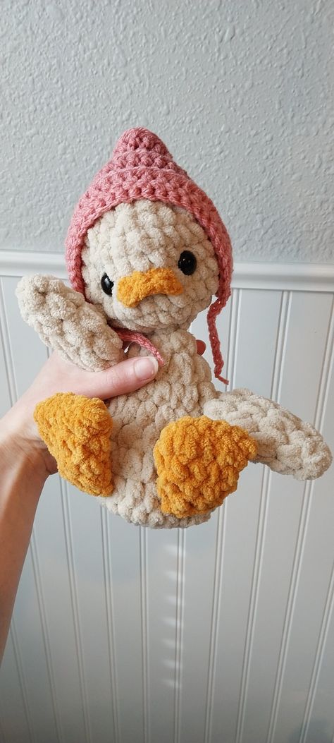 Free Crochet Stuffed Animals, Crochet Ferret Pattern, Thick Yarn Crochet Ideas, White Crochet Animals, Cute Crochet Duck, Cute Crochet Animals Easy, Blue Crochet Animals, Worry Crochet, Christmas Crochet Animals