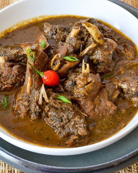 Duck Curry Recipes, Guyanese Stew Beef Recipes, Guyanese Pepper Pot Recipe, Pepper Pot Guyanese Recipe, Chicken Curry Guyanese, 7 Curry Guyanese, Curry Duck Trinidad, Caribbean Meals, Guyana Food