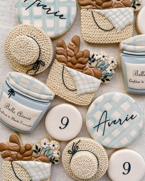 THE COOKIE GALLERY (@thecookiegallery) • Instagram photos and videos Picnic Cookies, Spring Sugar Cookies, Paris Cookies, Beach Cookies, Royal Iced Cookies, Iced Sugar Cookies, Spring Cookies, Summer Cookies, Sugar Cookie Designs