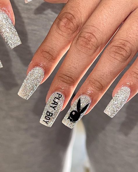 Playboy Bunny Nails Art, Playboy Bunny Nail Design, Bunny Nails Designs, Playboy Acrylic Nails, Play Boy Nails, Playboy Aesthetic, Playboy Tattoo, Sns Nails Colors, Cross Nails