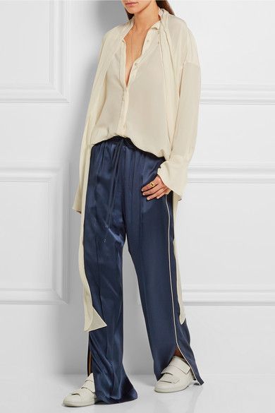 Silk Pants Outfit, Navy Pants Outfit, Satin Pants Outfit, Lace Long Skirt, Pants Outfit Winter, Winter Pants Outfit, Satin Pants, Ivory Silk, Layering Outfits