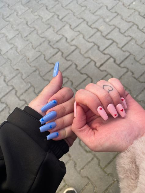 Not Basic Acrylic Nails, Matching Nails With Bff Simple, Matching Nails For 3 People, Pink Or Blue Nails, Nail Art Best Friends, Nails For Two Friends, Coordinating Nails For Friends, Gender Reveal Nail Ideas Acrylic, Matching Nails For 3