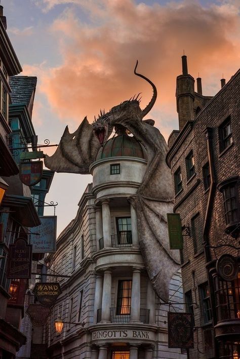 Universal Orlando, A Dragon, Orlando, Harry Potter, Building, Disney