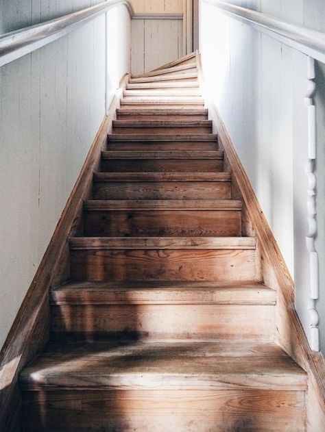 absinthemindedswede (via Bloglovin.com ) Wooden Staircases, Wooden Stairs, Wood Stairs, House Stairs, Humble Abode, Made Of Wood, My Dream Home, Interior Exterior, Interior And Exterior