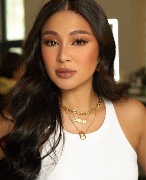 Nadine Lustre Makeup, Filipina Makeup, Graduation Look Makeup, Make Up For Graduation, Graduation Look, Graduation Makeup, Nadine Lustre, Graduation Hairstyles, Ig Post