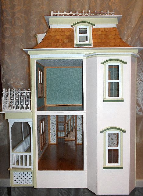 Lily Dollhouse by Deb's Minis by debsminis, via Flickr Lily Dollhouse, Dollhouse Victorian, Dollhouse Windows, Dollhouse Bookshelf, Room Box Miniatures, Mini Houses, Doll House Crafts, Dollhouse Projects, Dollhouse Ideas