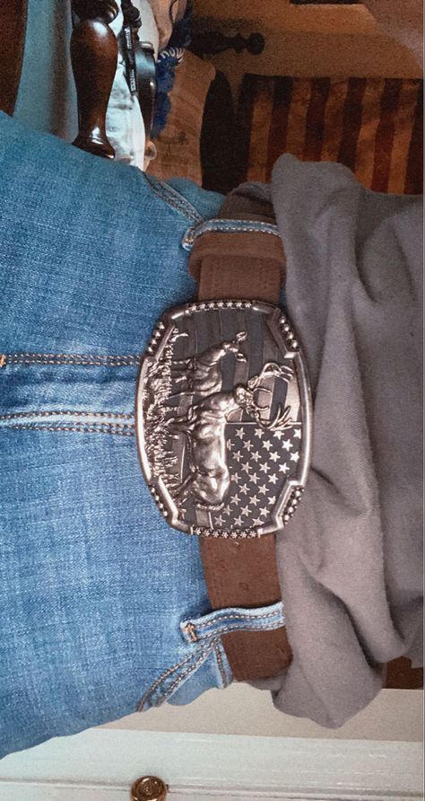 Western Belt Buckle Outfit, Belt With Big Buckle, Cute Belt Buckles Women, Cute Western Belts, Cute Belt Buckles, Belt Buckle Outfits, Belt Buckles Cowgirl, Country Girl Belts, Country Belt Buckles