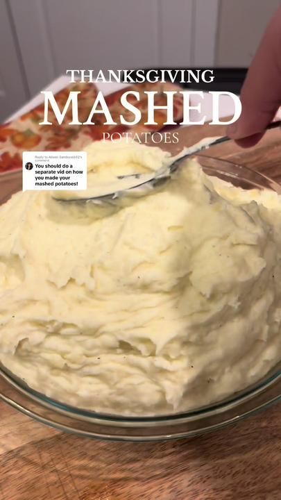 Arianna on TikTok Homemade Mashed Potatoes Easy, The Best Stuffing, Perfect Thanksgiving Dinner, Make Your Own Bread, Thanksgiving Stuffing Recipe, Homemade Stuffing Recipes, Mashed Potatoes Thanksgiving, Best Stuffing Recipe, Mashed Potato Recipe