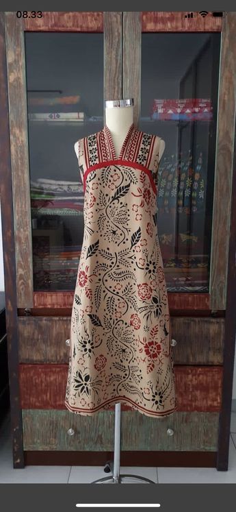 Mode Batik, Trendy Sewing, Batik Fashion, Dress Modern, Fingers Crossed, Batik Dress, Ethnic Dress, Blouse Outfit, Block Design