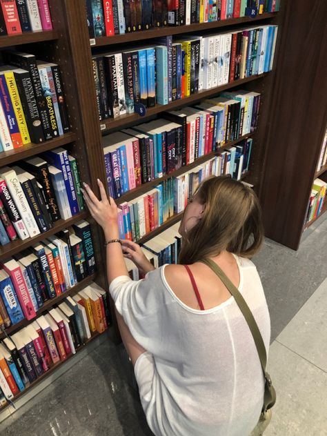 lifestyle date bookshop bookstore friend girlfriend Bookstore Aesthetic Couple, Bookstore Date Aesthetic Couple, Bookshop Date, Book Store Date Aesthetic, Couples In Bookstores Aesthetic, Bookstore Date, Girl In Bookstore, Dream Date, Friend Girlfriend