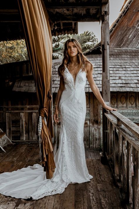 Lovers Society, Romantic Bride, Brides Wedding Dress, Western Wedding, Long Sleeve Wedding, Junebug Weddings, Fall 2018, Boho Wedding Dress, Beach Wedding Dress