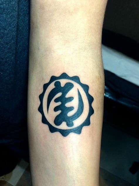 My other new tattoo - African symbol meaning, "God is King" Gye Nyame Tattoo Ideas, Gye Nyame Tattoo, God Is King, Gye Nyame, African Symbols, Symbol Tattoos, New Tattoo, Tattoo Inspo, African Art