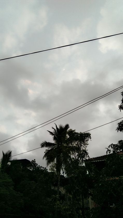 Rainy days and feeling of happiness While having hot coffee. ☕💖 Rainy Day Sky Aesthetic, Coffee In Rainy Day, Rainy Clouds Photography, Morning Rain Aesthetic, Rain Aesthetic Rainy Days, Rainy Sky Aesthetic, Rainy Clouds Aesthetic, Rainy Morning Aesthetic, Rainy Day Scenery